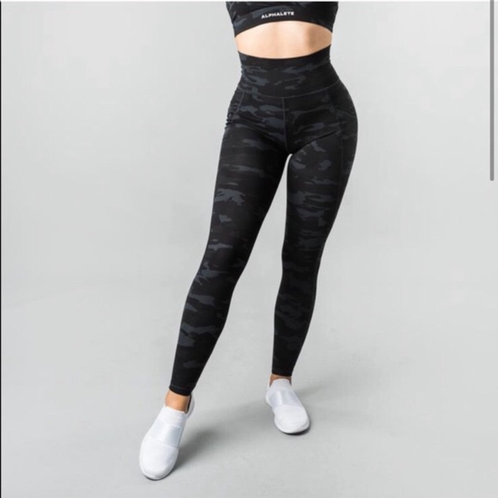 Alphalete Surface Pocket Leggings Black Camo
